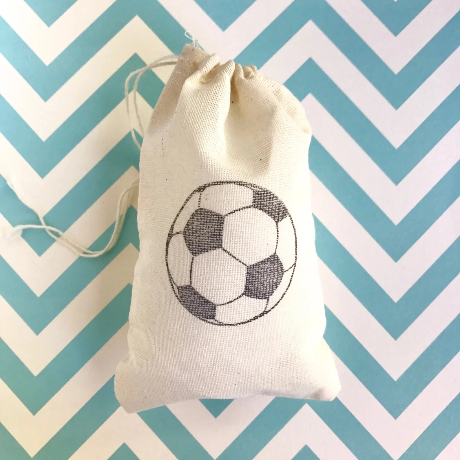 20PCS Soccer Favor Bags Sports Birthday Party Bags Goodie Bags Boy Baby Shower Muslin Gift Bag Candy Groomsmen Gift for Him
20PCS Soccer Favor Bags Sports Birthday Party Bags Goodie Bags Boy Baby Shower Muslin Gift Bag Candy Groomsmen Gift for Him