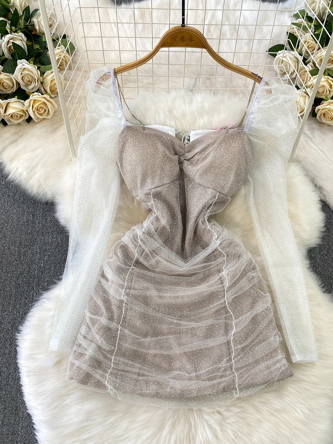 Sexy Me Splice High Waist Slim Fit Long Sve A-Line Dr for Women with Chest Pad Glitter Chain Strapl Gown
Sexy Me Splice High Waist Slim Fit Long Sve A-Line Dr for Women with Chest Pad Glitter Chain Strapl Gown