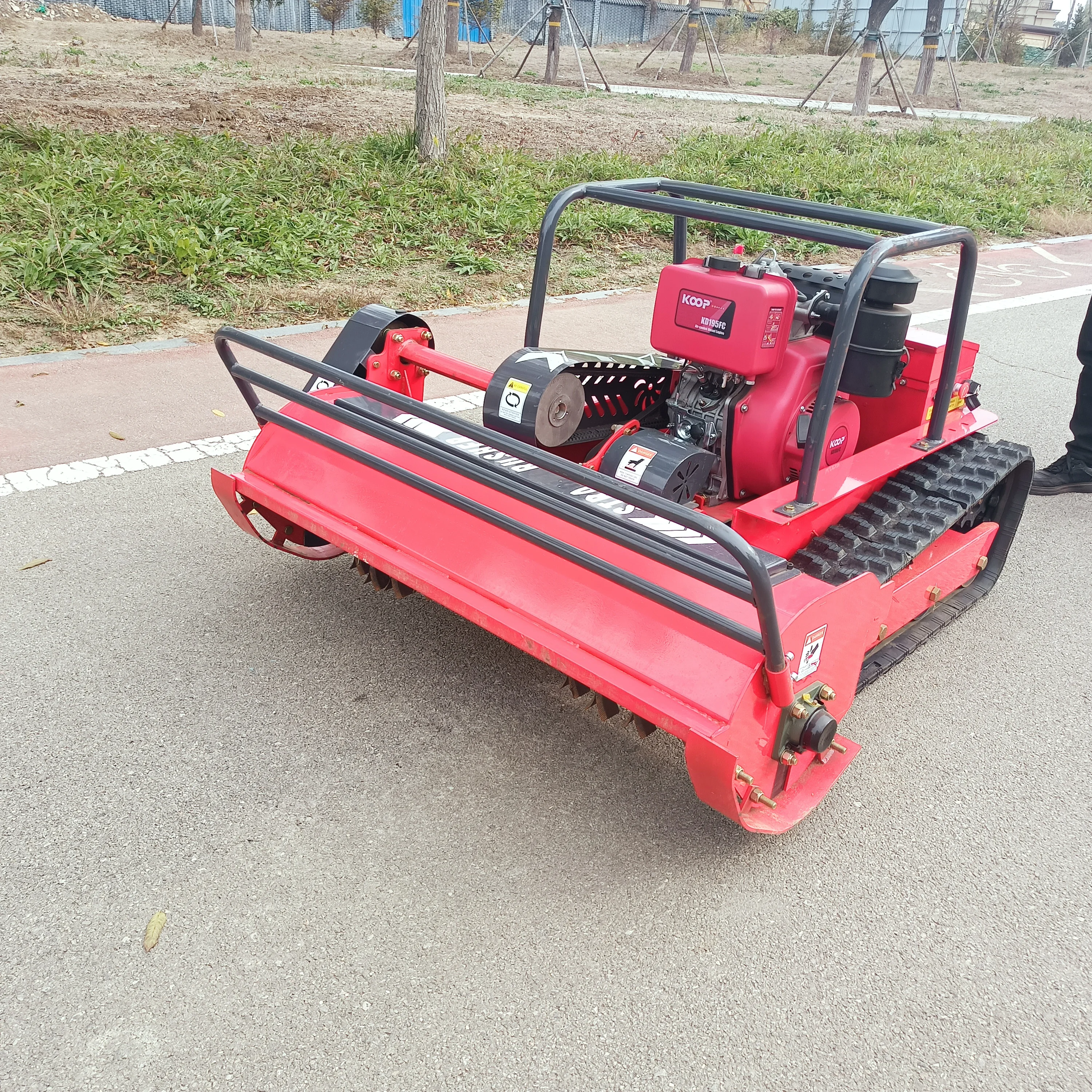 Updated GPS Unmanned Operation 12/15HP diesel Engine Flail Lawn Mower Crawler Flail Remote Lawn Mower With CE Certificate
Updated GPS Unmanned Operation 12/15HP diesel Engine Flail Lawn Mower Crawler Flail Remote Lawn Mower With CE Certificate