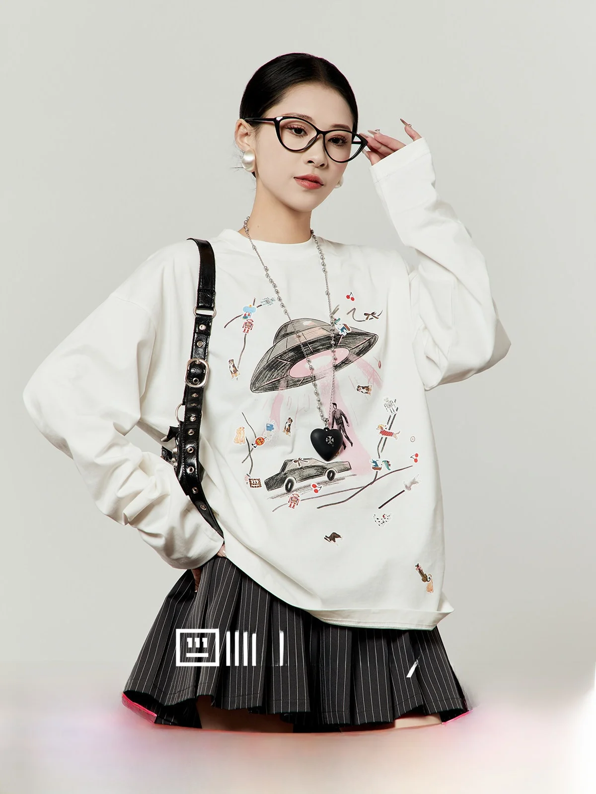 Casual White round Neck T-shirt Women's Loose Fit Printed Flying Disk Design Spring 2026 Breathable Long Sleeve Comfortable L...
Casual White round Neck T-shirt Women's Loose Fit Printed Flying Disk Design Spring 2026 Breathable Long Sleeve Comfortable L...