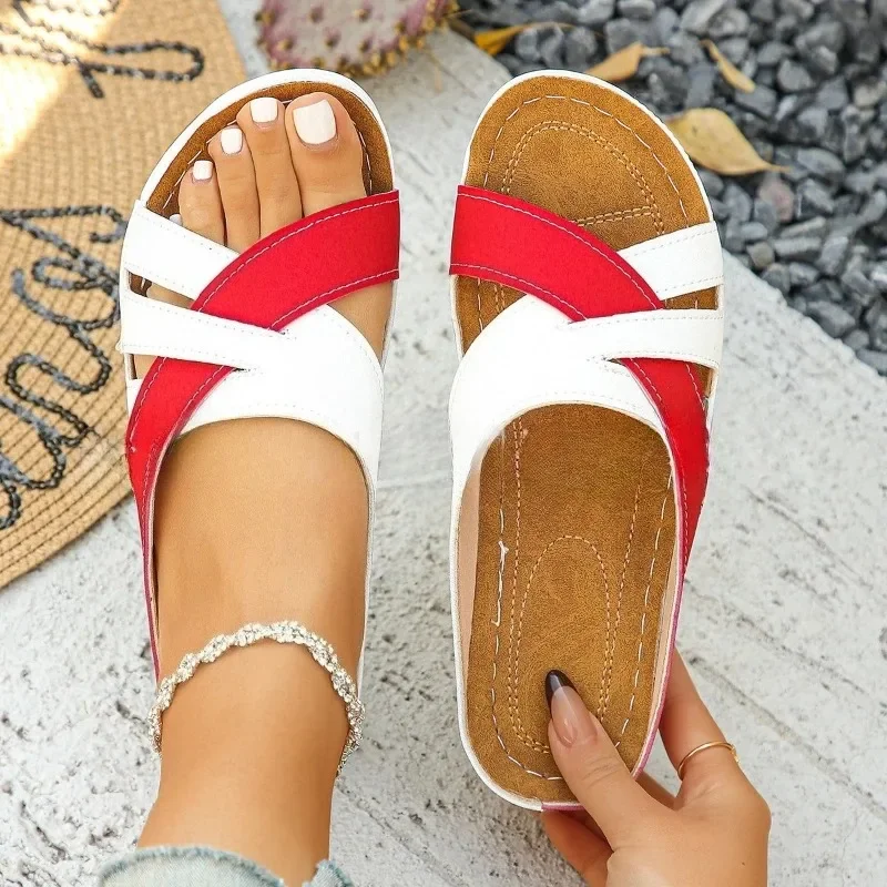 2025 Summer New Color Blocked Fashion Women's Thick Bottom Slope Heel Slippers Outdoor Women's Sandals Summer Women Shoes
2025 Summer New Color Blocked Fashion Women's Thick Bottom Slope Heel Slippers Outdoor Women's Sandals Summer Women Shoes