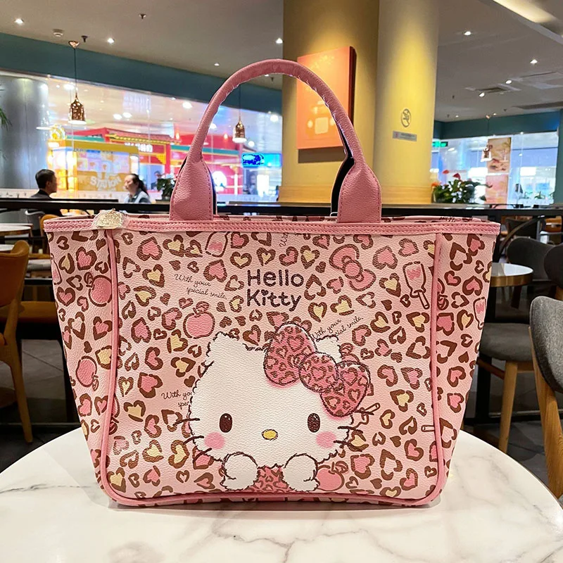 Sanrio Фиолетовая Сумка Kuromi Pu женская сумка большой емкости с сердцем для мамы Мелодия сумка для девочек праздничные подарки сумка через плечо
Sanrio Фиолетовая Сумка Kuromi Pu женская сумка большой емкости с сердцем для мамы Мелодия сумка для девочек праздничные подарки сумка через плечо