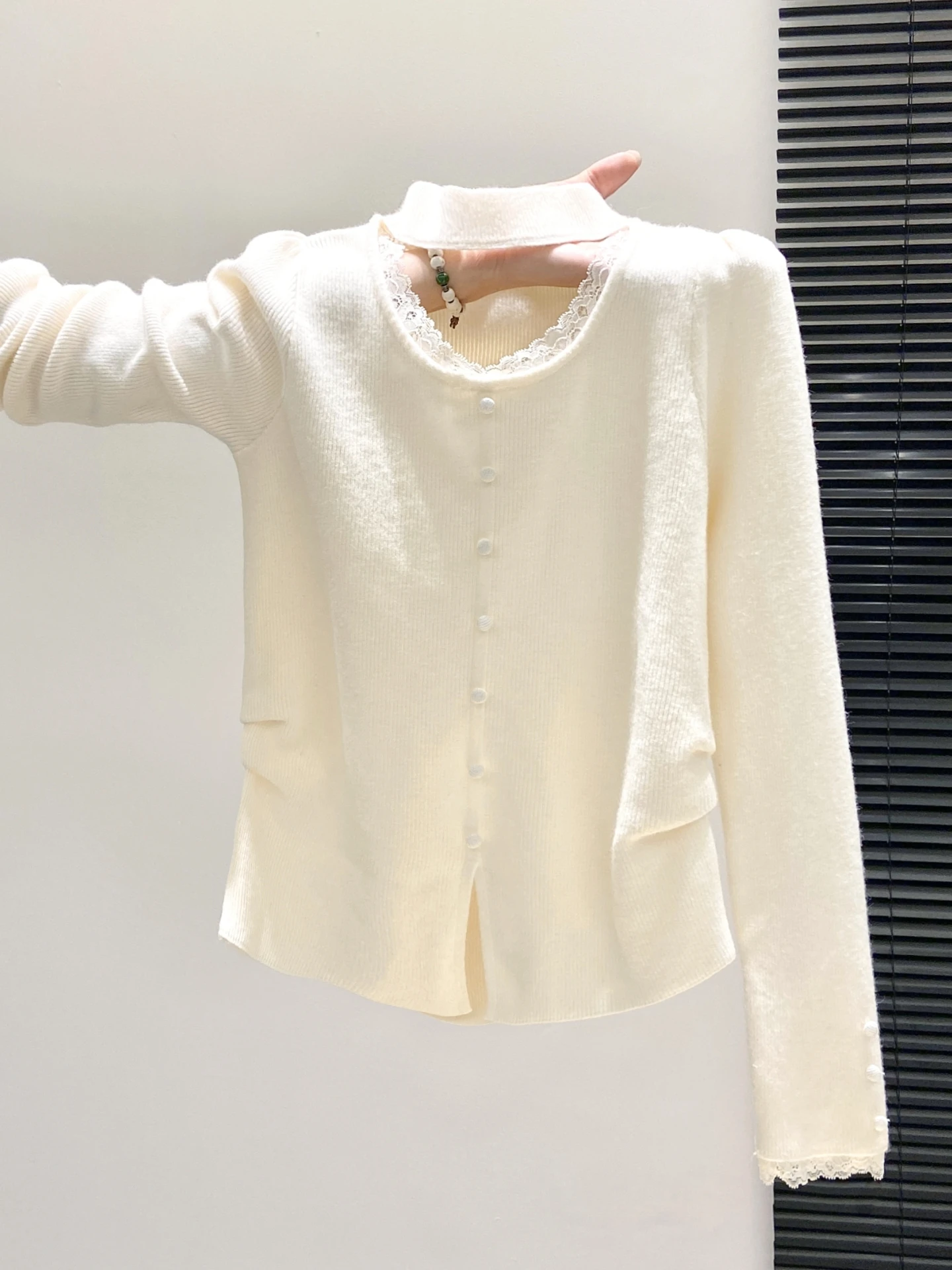 French Sle Lace Splice Knitted Sweater Women's Winter New Slim Fit round Ne Hanging Ne Lace Trim Warmth Emitting Top
French Sle Lace Splice Knitted Sweater Women's Winter New Slim Fit round Ne Hanging Ne Lace Trim Warmth Emitting Top