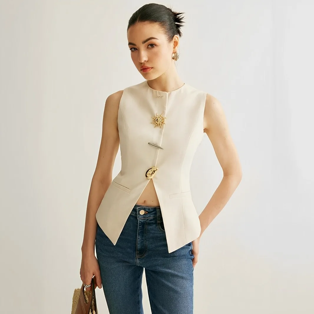 Women's Summer Vest Solid Color Metal Button Round Neck Waistcoat Slim Fit Female Sleeveless Tees Top Elegant Blazer Top
Women's Summer Vest Solid Color Metal Button Round Neck Waistcoat Slim Fit Female Sleeveless Tees Top Elegant Blazer Top