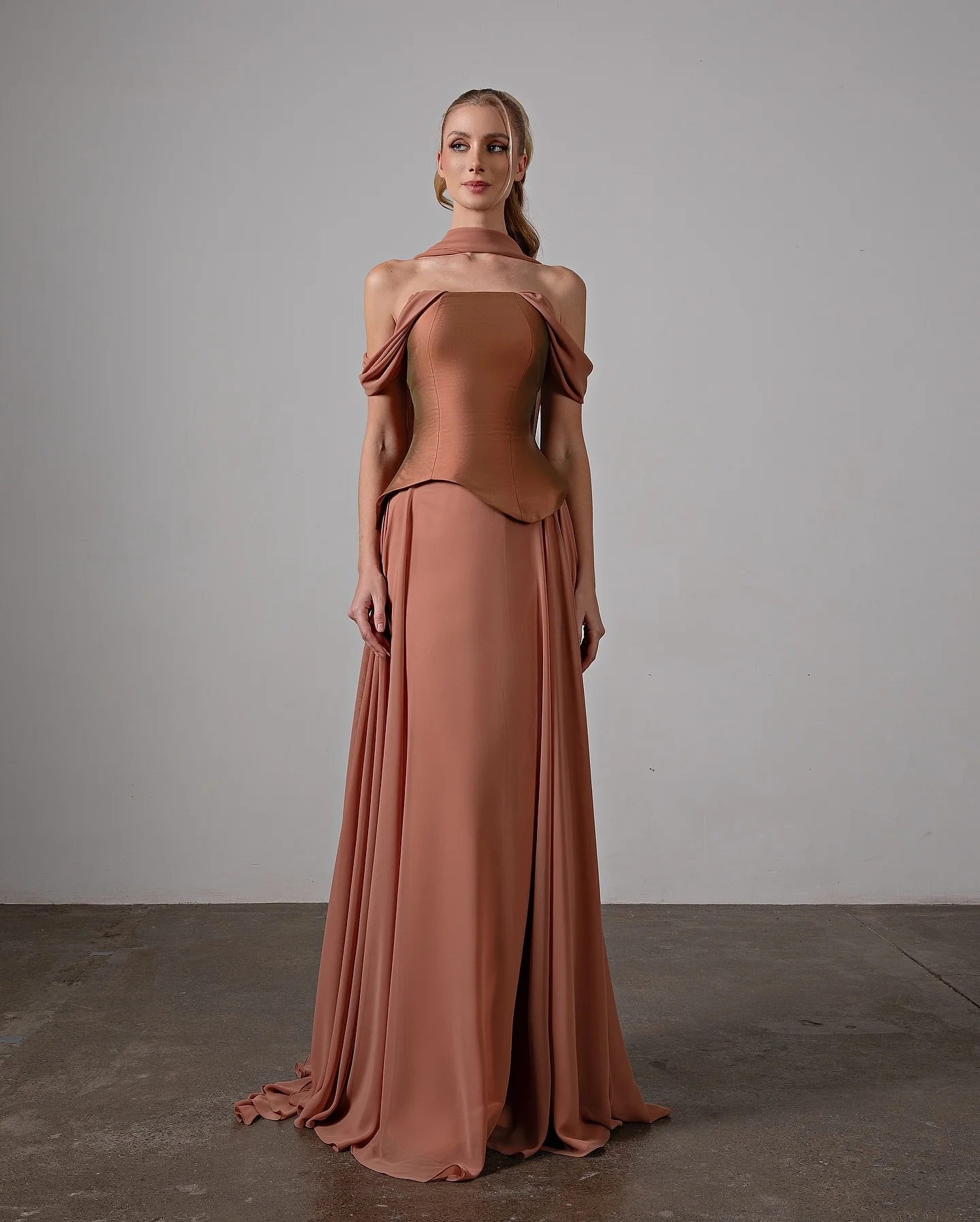 Customized Graceful Strapless Off the Shoulder Ribbons Evening Dresses Temperament Pleats Vestido De Festa Vestido De Noche
Customized Graceful Strapless Off the Shoulder Ribbons Evening Dresses Temperament Pleats Vestido De Festa Vestido De Noche