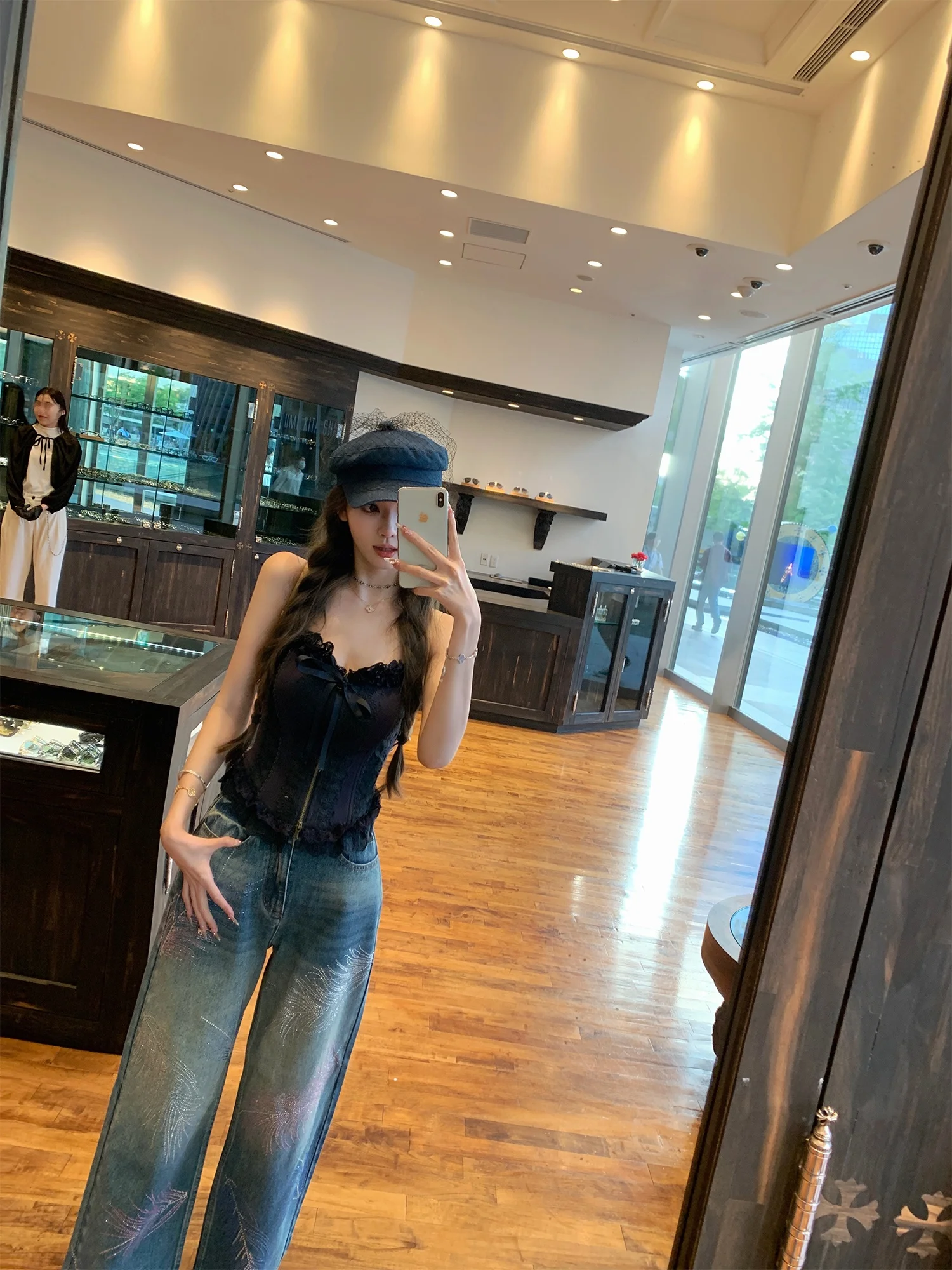 Trendy Retro Diamond Embellished Jeans Long Leg Slim Fit Cotton Natural Waist Zipper Closure Summer Casual Resistant Jeans
Trendy Retro Diamond Embellished Jeans Long Leg Slim Fit Cotton Natural Waist Zipper Closure Summer Casual Resistant Jeans