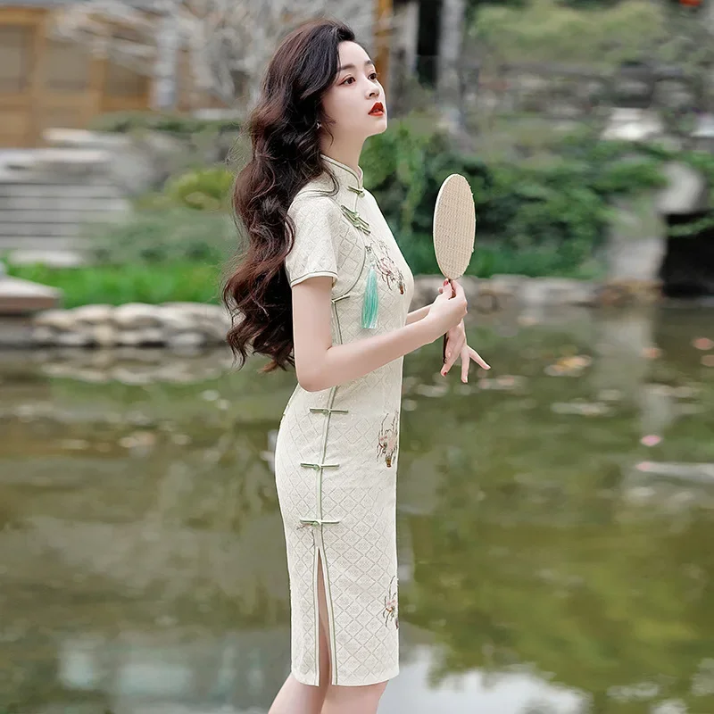 Yourqipao Summer Girl Sexy Cheongsam Improved Slim Lace Embroidered Qipao Chinese Style Oriental Vintage Evening Dress for Women
Yourqipao Summer Girl Sexy Cheongsam Improved Slim Lace Embroidered Qipao Chinese Style Oriental Vintage Evening Dress for Women