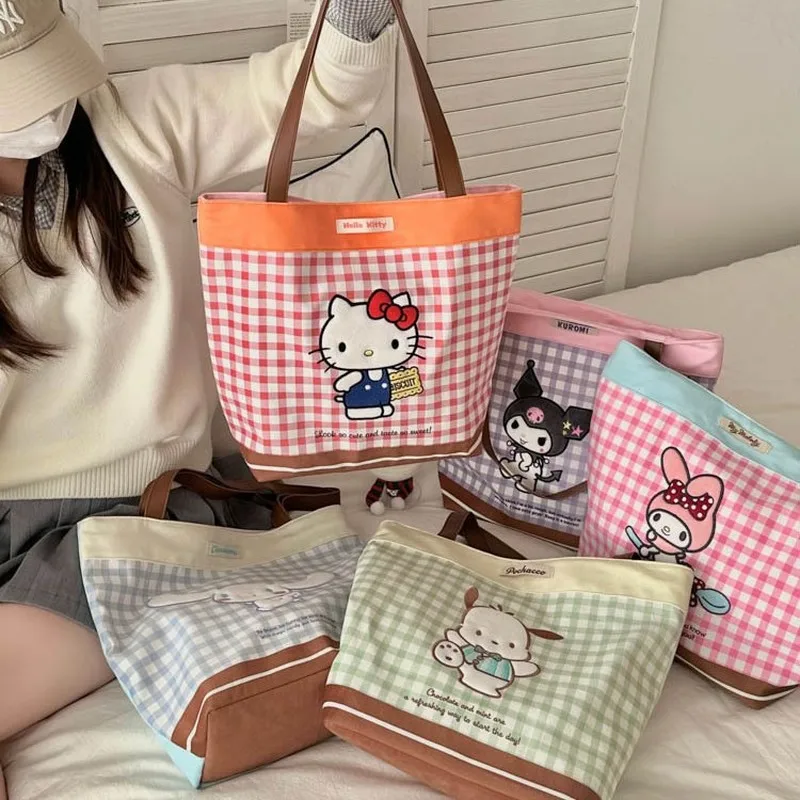 Новая популярная сумка Sanrio, милая студенческая сумка Melody Kuromi Hello Kitty, большая вместительная сумка на плечо, 2025 г., новая женская сумка, подарки для девочек
Новая популярная сумка Sanrio, милая студенческая сумка Melody Kuromi Hello Kitty, большая вместительная сумка на плечо, 2025 г., новая женская сумка, подарки для девочек