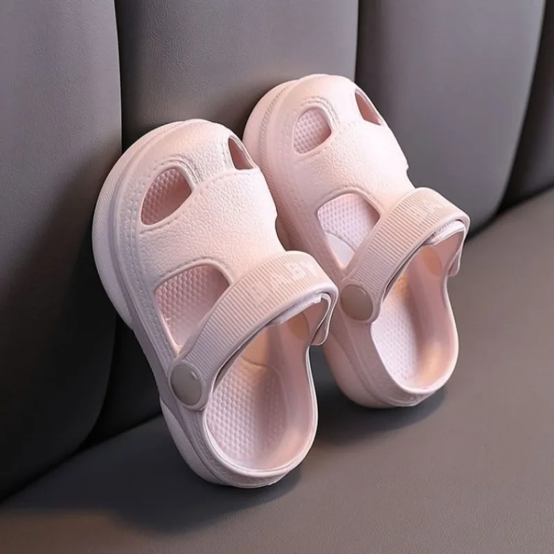 Kids' Summer Ventilated Hole Slippers EVA Soft Sole Waterproof Anti Slip Outdoor Sandals for Boys Girls Cartoon Animal Designs
Kids' Summer Ventilated Hole Slippers EVA Soft Sole Waterproof Anti Slip Outdoor Sandals for Boys Girls Cartoon Animal Designs