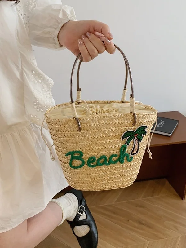 Casual Woven Straw Bucket Bag Women's Handbag Holiday Beach Style 2026 Spring New Basket Bag Leisure Handbag Pure Color
Casual Woven Straw Bucket Bag Women's Handbag Holiday Beach Style 2026 Spring New Basket Bag Leisure Handbag Pure Color
