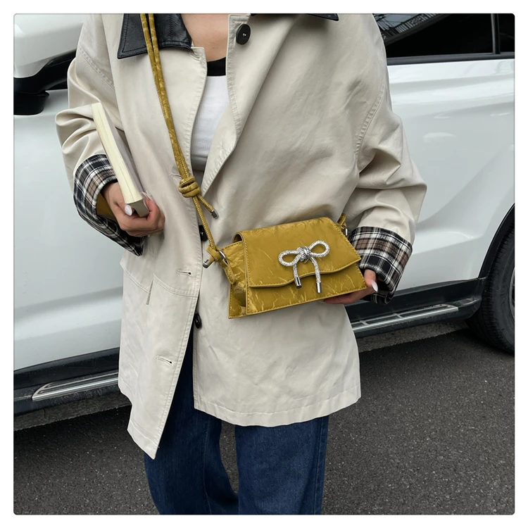 Elegant Leather Tote Bag for Women By Famous Designer with Shoulder Strap Crossbody Handbags Luxury Spacious
Elegant Leather Tote Bag for Women By Famous Designer with Shoulder Strap Crossbody Handbags Luxury Spacious