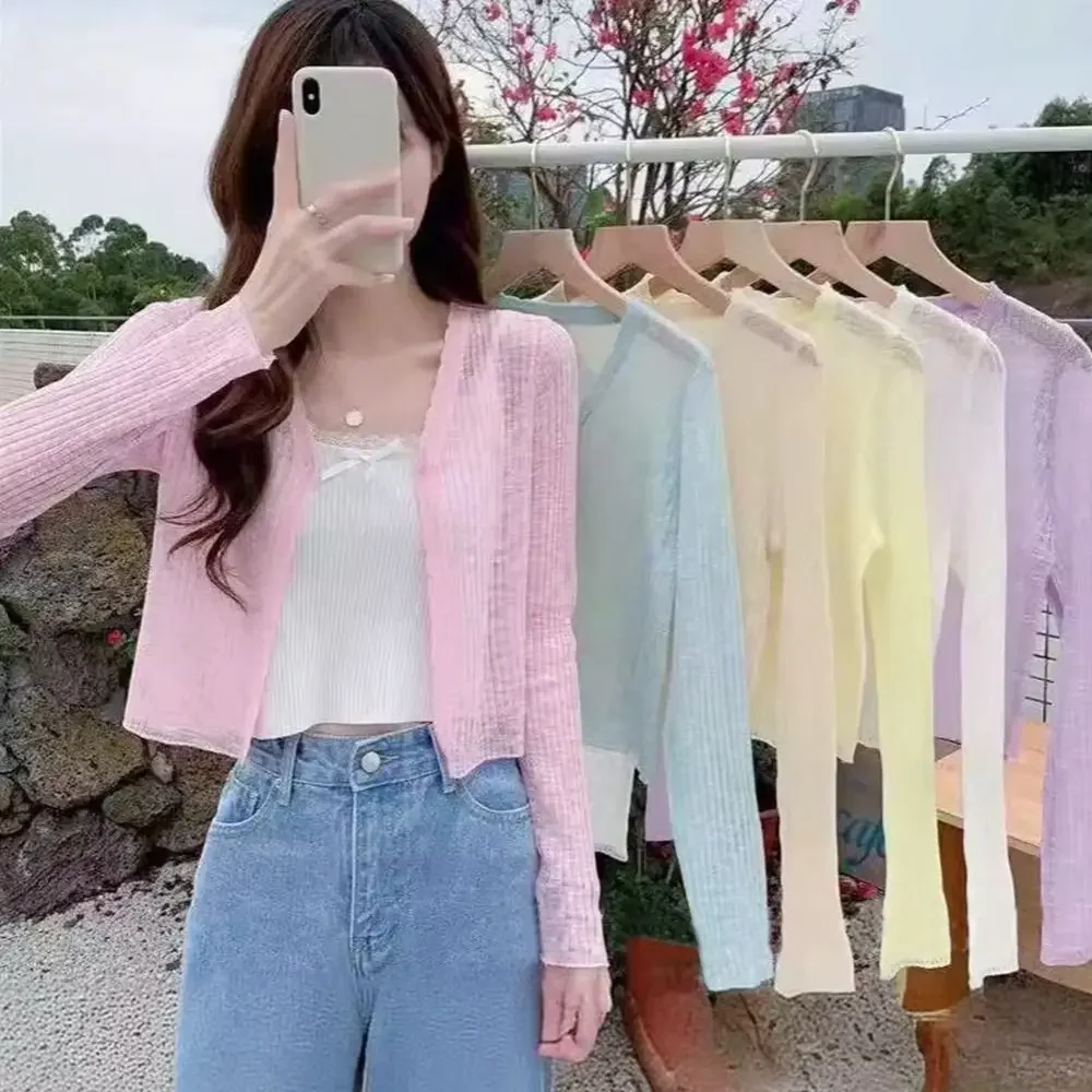 Casual V Neck Summer Women's Cardigan Thin Short Sunscreen Knit Cardigan Breathable Beach Air Conditioning Blouse Top for Women
Casual V Neck Summer Women's Cardigan Thin Short Sunscreen Knit Cardigan Breathable Beach Air Conditioning Blouse Top for Women
