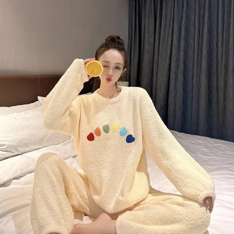 Новый популярный комплект домашней одежды: пижама из кораллового флиса для женщин, весна-осень-зима, мягкая, пушистая, милая, молодежная, утолщенная, теплая, уютная одежда для сна
Новый популярный комплект домашней одежды: пижама из кораллового флиса для женщин, весна-осень-зима, мягкая, пушистая, милая, молодежная, утолщенная, теплая, уютная одежда для сна