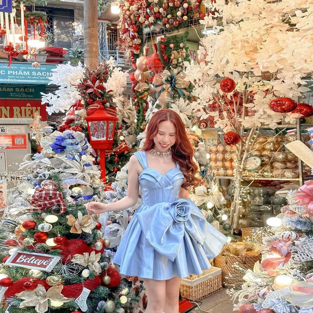 Charm Sky Blue Pleated Satin Christmas Dress A-line Mini Flower Dresses Spaghetti Strap Sweetheart Ruffles Satin Short Party Gow
Charm Sky Blue Pleated Satin Christmas Dress A-line Mini Flower Dresses Spaghetti Strap Sweetheart Ruffles Satin Short Party Gow