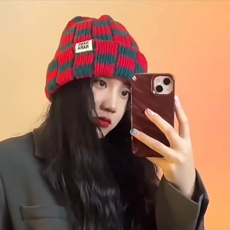 Women's Hoodies New Plaid Korean Versatile Fashionable Knitted Hats For Girl Ear Protection Warm Soft High Quality Pullover Hats
Women's Hoodies New Plaid Korean Versatile Fashionable Knitted Hats For Girl Ear Protection Warm Soft High Quality Pullover Hats