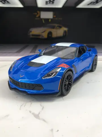Maisto 1:24 simulatie zinklegering 2017 Corvette Grand Sport modelauto, statisch ornament, metalen verzamelcadeau auto