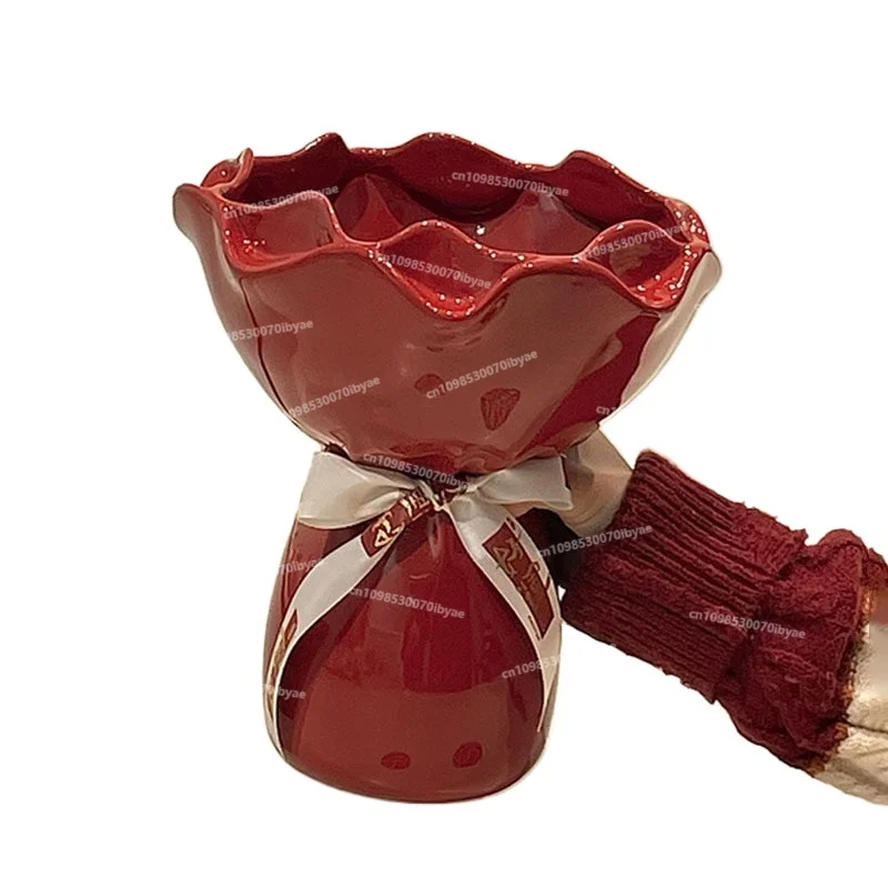 Ваза-орнамент для гостиной, элитная, в стиле лайт-люкс, для букетов, свадебный подарок
Ваза-орнамент для гостиной, элитная, в стиле лайт-люкс, для букетов, свадебный подарок