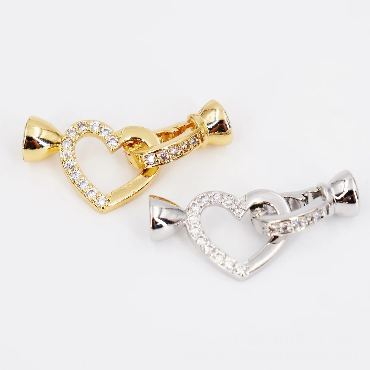 1pc Copper Inlaid Zircon Heart-shaped Pearl Necklace Bracelet Connecting Buckle DIY Jewelry Making Material Accessorie Wholesale
1pc Copper Inlaid Zircon Heart-shaped Pearl Necklace Bracelet Connecting Buckle DIY Jewelry Making Material Accessorie Wholesale