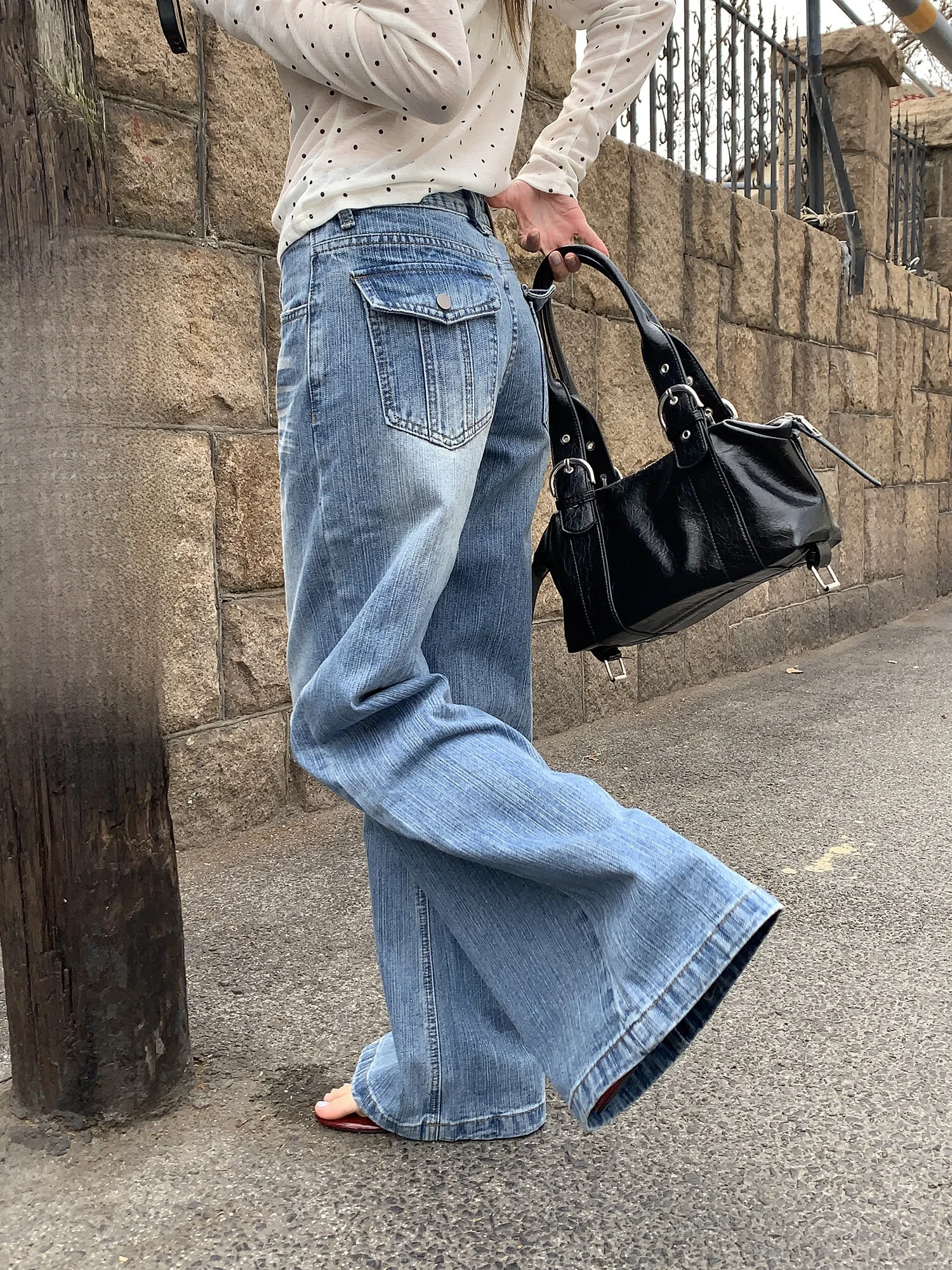 High Waist Draped Wide Leg Blue Jeans Mustache Retro Style Casual Pants for Women Spring Summer Season Denim Fabric
High Waist Draped Wide Leg Blue Jeans Mustache Retro Style Casual Pants for Women Spring Summer Season Denim Fabric