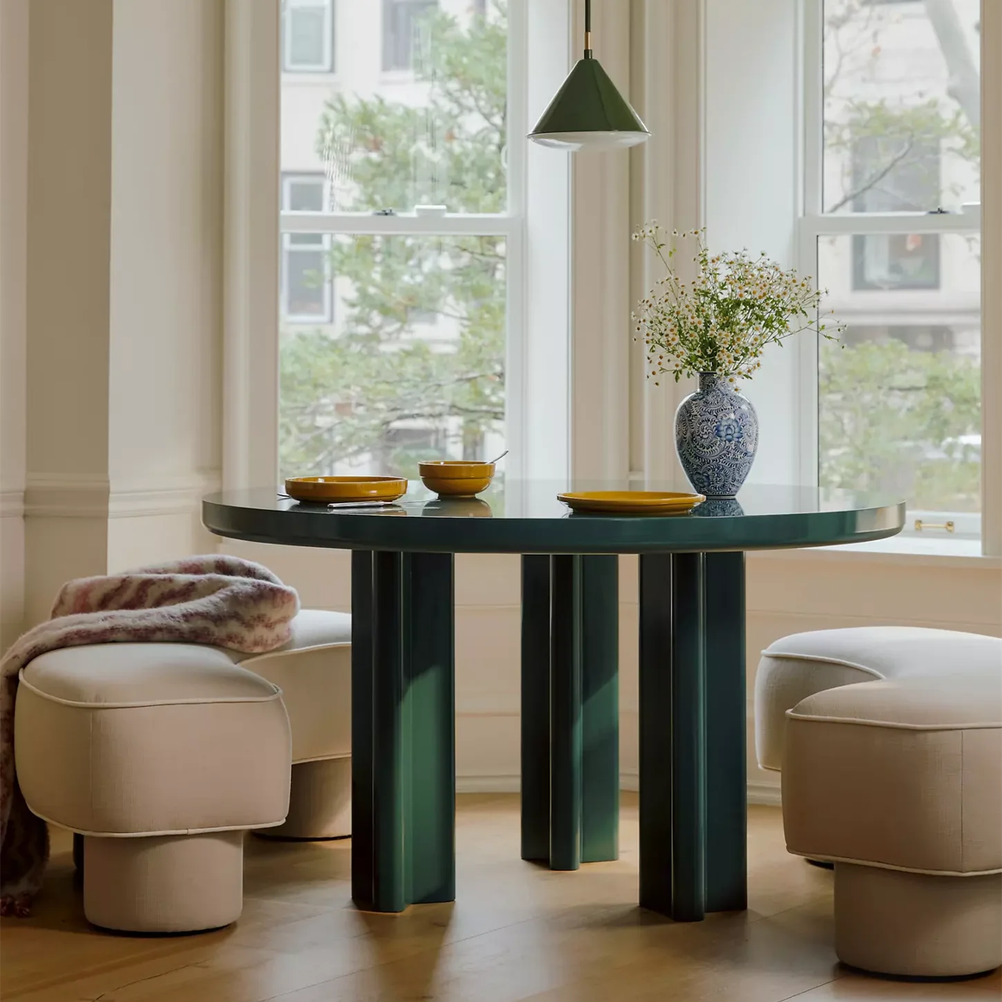 eu-The Modern Minimalist Round Dining Table Is Suitable for Restaurants, Home Bars, and Does Not Need to Be Assembled%
eu-The Modern Minimalist Round Dining Table Is Suitable for Restaurants, Home Bars, and Does Not Need to Be Assembled%