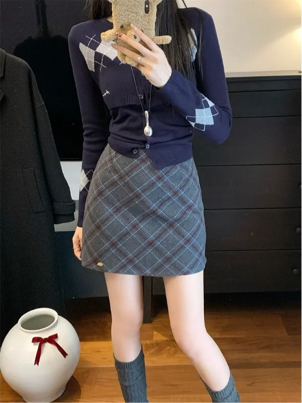 plus Size Retro Plaid A-Line Skirt Women Slimming Versatile Fashion High Waist Belly Covering Hot Girl Half-length Skirt
plus Size Retro Plaid A-Line Skirt Women Slimming Versatile Fashion High Waist Belly Covering Hot Girl Half-length Skirt