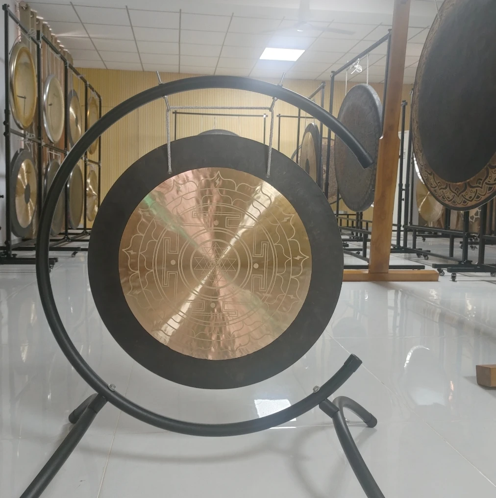 22 дюйма 55 см Handy Mandala Wind Feng Gong с подставкой для гонга
22 дюйма 55 см Handy Mandala Wind Feng Gong с подставкой для гонга