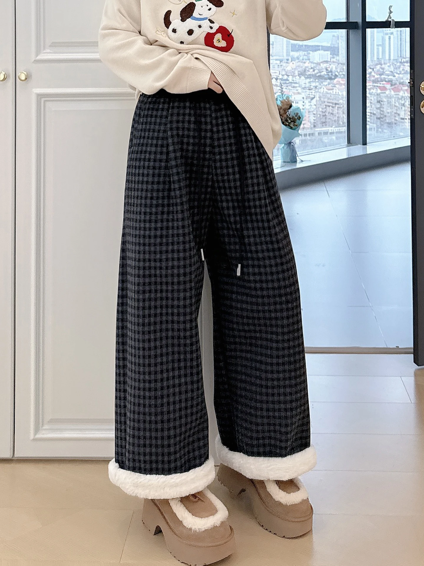 Зимние женские брюки больших размеров с начесом, широкие, с высокой талией, в клетку, стройнящие, повседневные, в корейском стиле, для офиса и работы, модные
Зимние женские брюки больших размеров с начесом, широкие, с высокой талией, в клетку, стройнящие, повседневные, в корейском стиле, для офиса и работы, модные