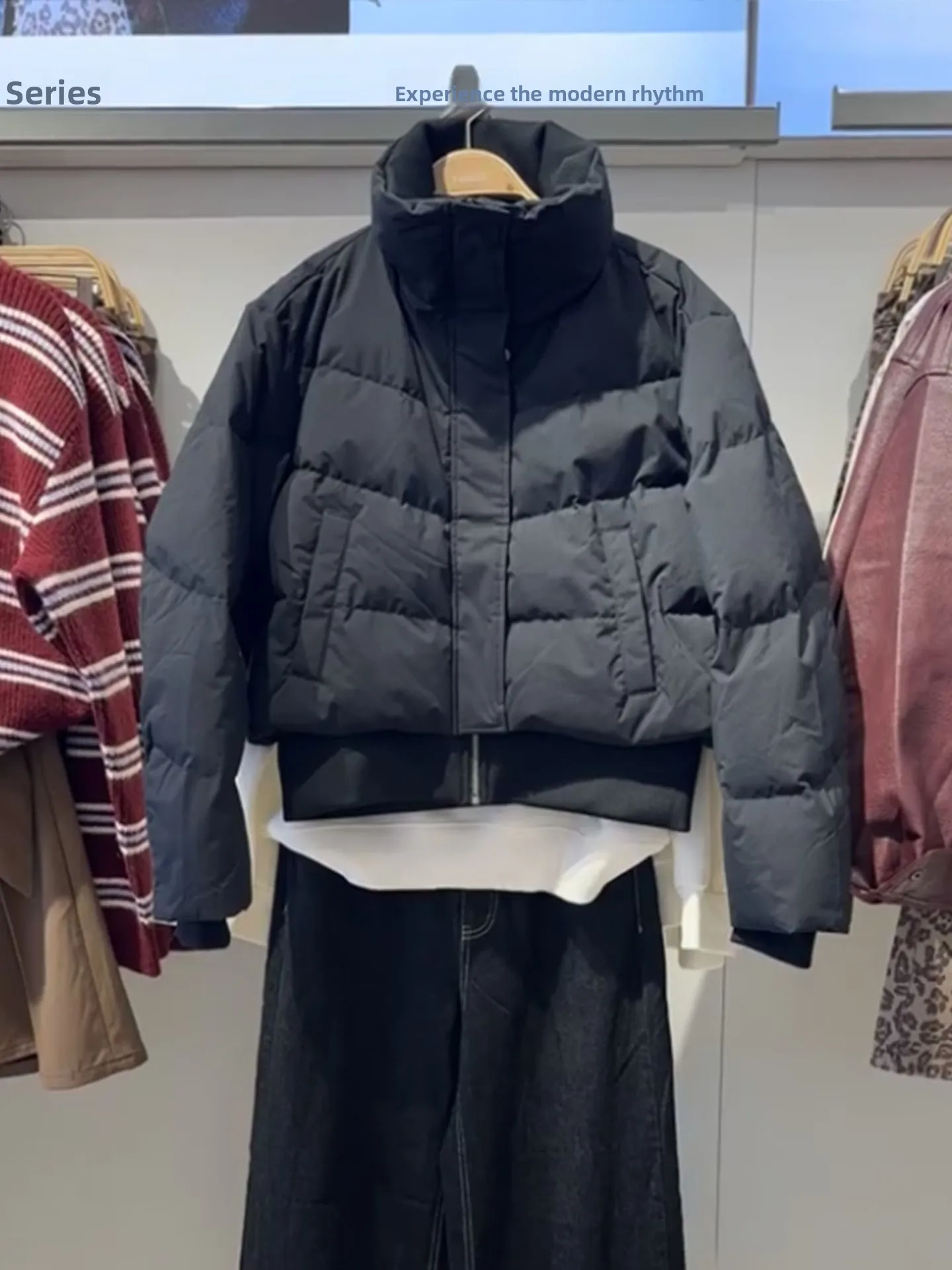 Sli ort Bla down Jaet женское модное пальто с воротником-стойкой уникальное супер милое зимнее новое поступление в европейском стиле
Sli ort Bla down Jaet женское модное пальто с воротником-стойкой уникальное супер милое зимнее новое поступление в европейском стиле