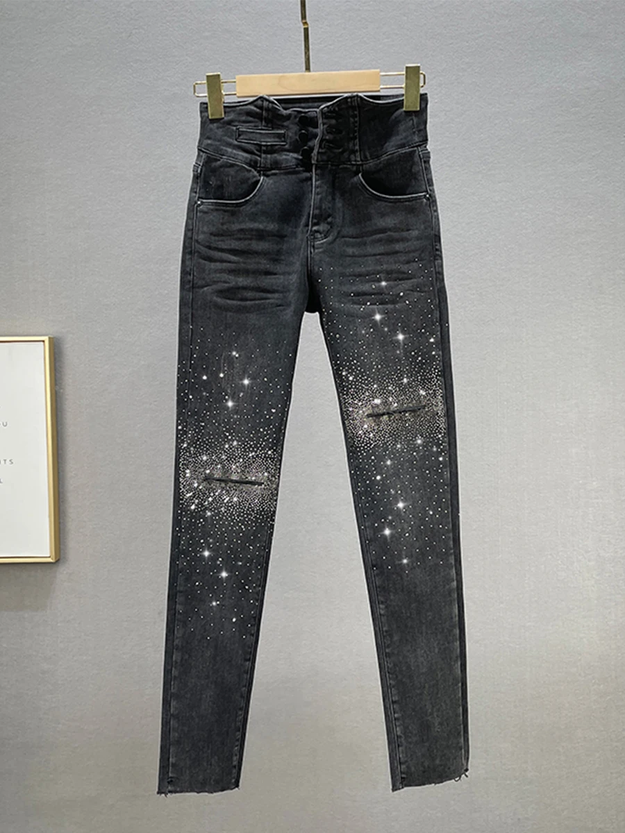 Модные женские джинсы-карандаш с высокой талией, облегающие, весна 2024, с блестящими стразами, длинные зауженные, из эластичного хлопкового денима
Модные женские джинсы-карандаш с высокой талией, облегающие, весна 2024, с блестящими стразами, длинные зауженные, из эластичного хлопкового денима