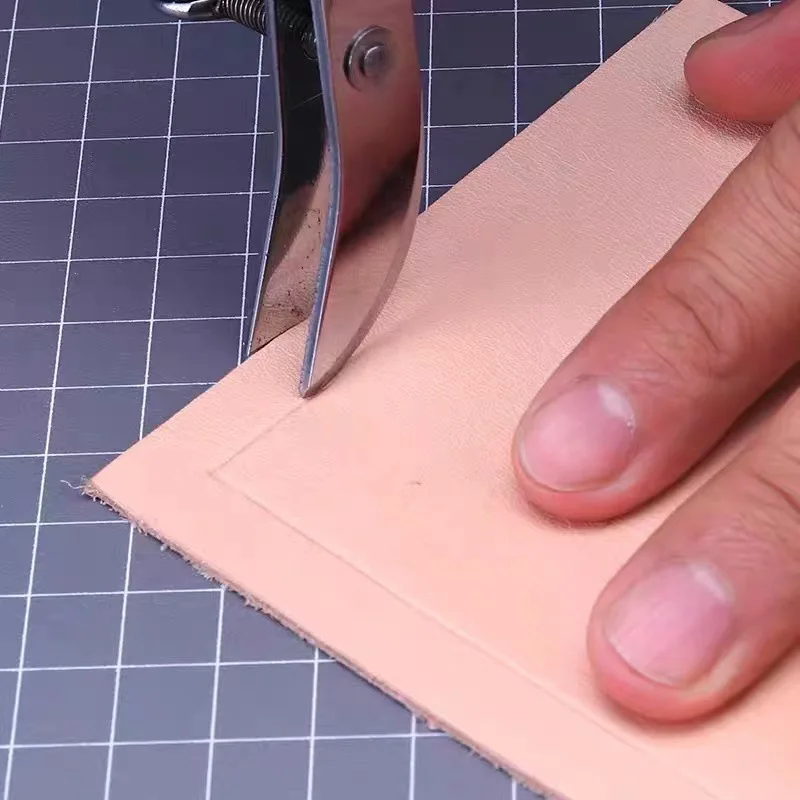 1 Pc Premium Leather Craft incision Cutter Knife Trimming Blade -for Patchwork, Fabric Splitting, and DlY Projects
1 Pc Premium Leather Craft incision Cutter Knife Trimming Blade -for Patchwork, Fabric Splitting, and DlY Projects
