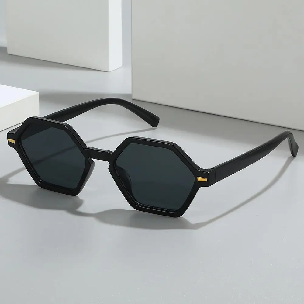 Hexagonal Small Frame Sunglasses Trendy Hip-Hop Style UV400 Rivets Decoration Shades Leopard Blue Glasses for Women & Men
Hexagonal Small Frame Sunglasses Trendy Hip-Hop Style UV400 Rivets Decoration Shades Leopard Blue Glasses for Women & Men