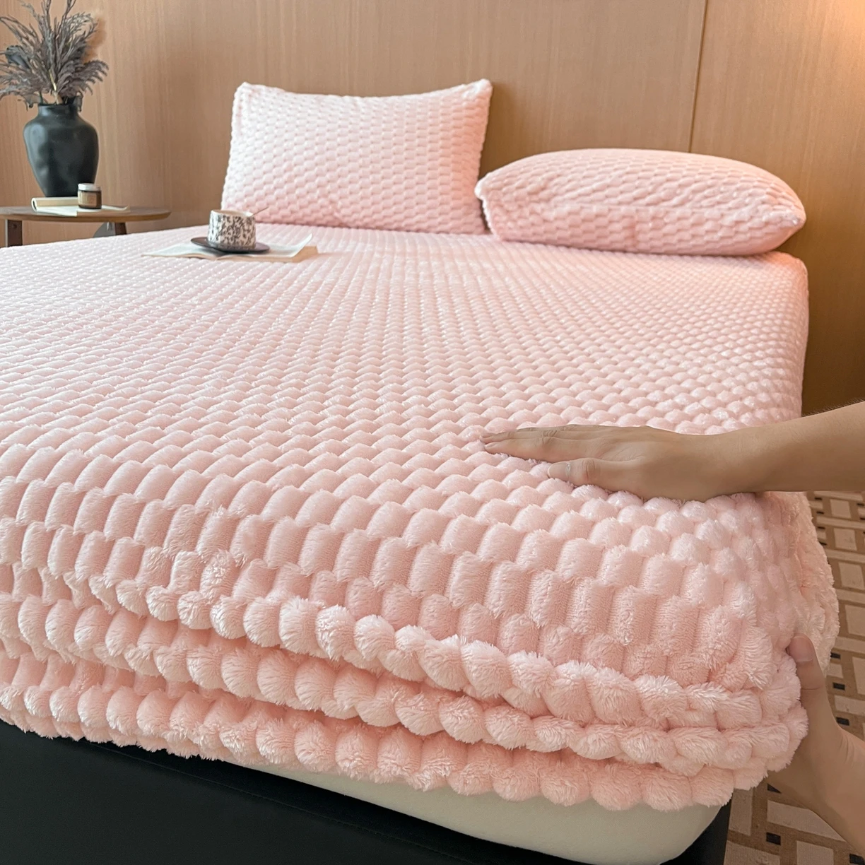 Style Doudou Fleece Solid Color Single Bed Hat Thick Warm Mattress Covers for Autumn and Winter Wrap The Bedspread 360 Degrees
Style Doudou Fleece Solid Color Single Bed Hat Thick Warm Mattress Covers for Autumn and Winter Wrap The Bedspread 360 Degrees