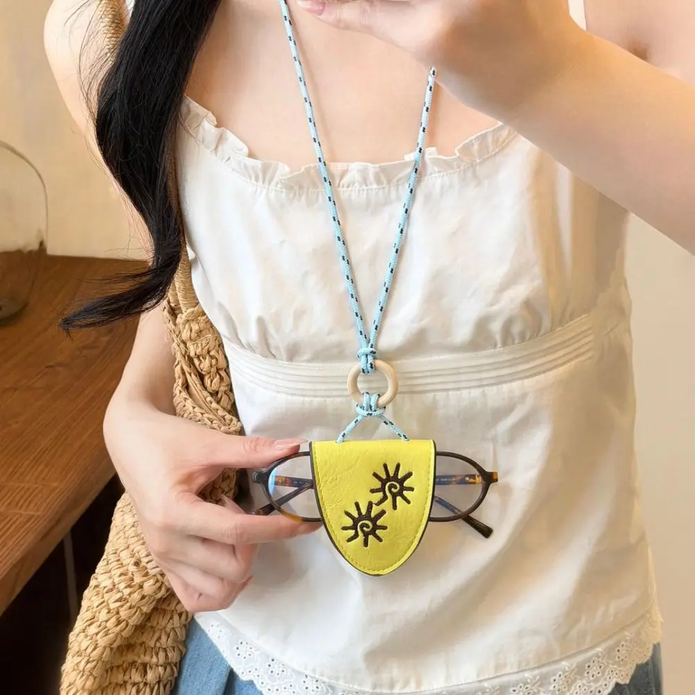 Anti-lost Pu Leather Magnetic Glasses Clip Vacation Style Embroidery Sunflower Sunglasses Glasses Holder Organizer Gadget
Anti-lost Pu Leather Magnetic Glasses Clip Vacation Style Embroidery Sunflower Sunglasses Glasses Holder Organizer Gadget