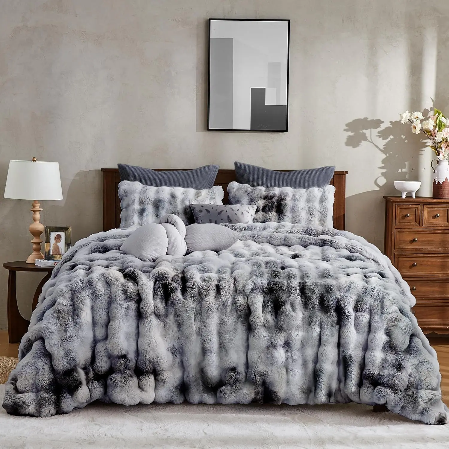 3-Piece King Size Fluffy Faux Fur Bubble Comforter Set, Tie-Dye Grey Plush Bedding for Winter Warmth
3-Piece King Size Fluffy Faux Fur Bubble Comforter Set, Tie-Dye Grey Plush Bedding for Winter Warmth