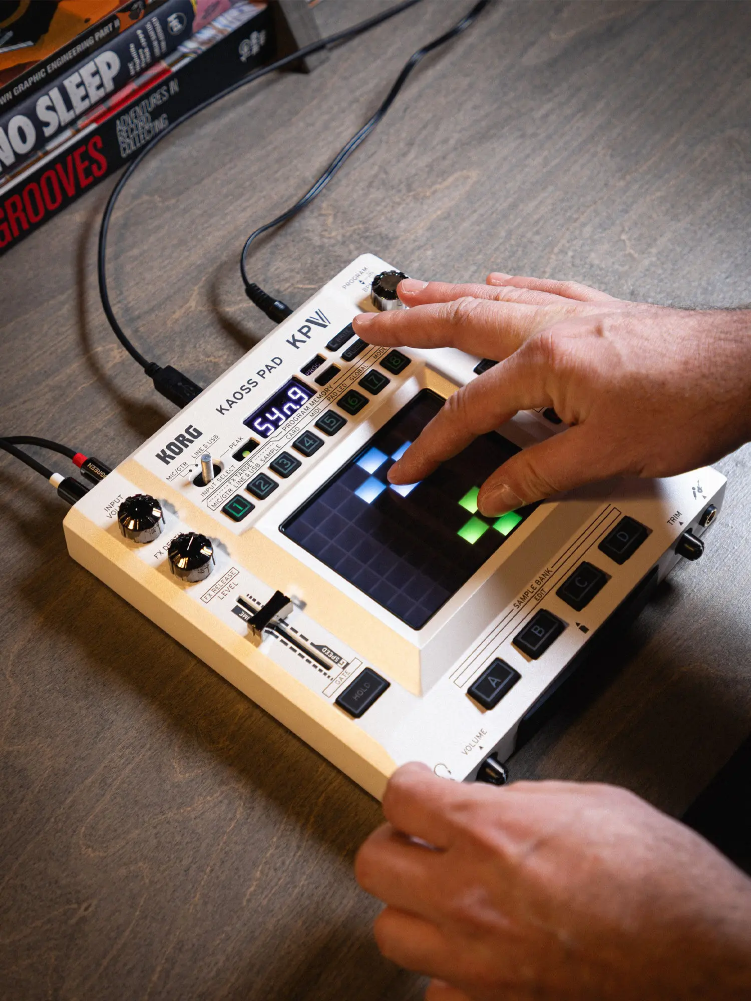 KORG KAOSS PAD V Multi Dimensional Effect Device Dual Touch Live Performance Voicecoder KP3 Upgraded Version