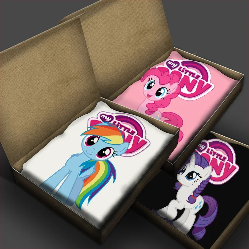 Детские футболки нового поколения Little Pony с коротким рукавом, модель свободный низ для женщин и мужчин, родителей и детей
Детские футболки нового поколения Little Pony с коротким рукавом, модель свободный низ для женщин и мужчин, родителей и детей