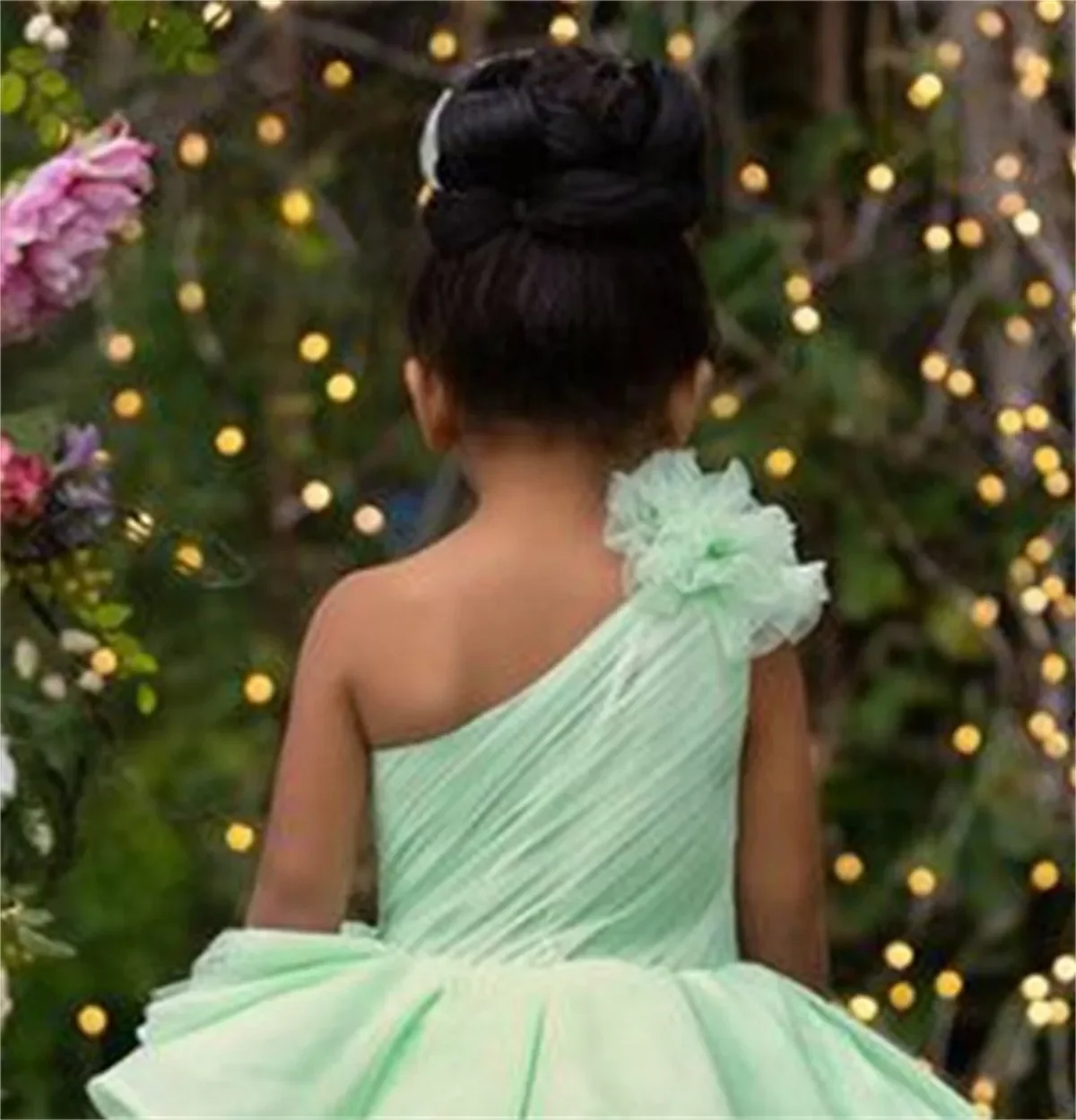 CustomizedCute Tulle Flower Girl Dress One Shoulder Sleeveless Soft Layered Wedding Little Flower Child First Communion Celebrat
CustomizedCute Tulle Flower Girl Dress One Shoulder Sleeveless Soft Layered Wedding Little Flower Child First Communion Celebrat