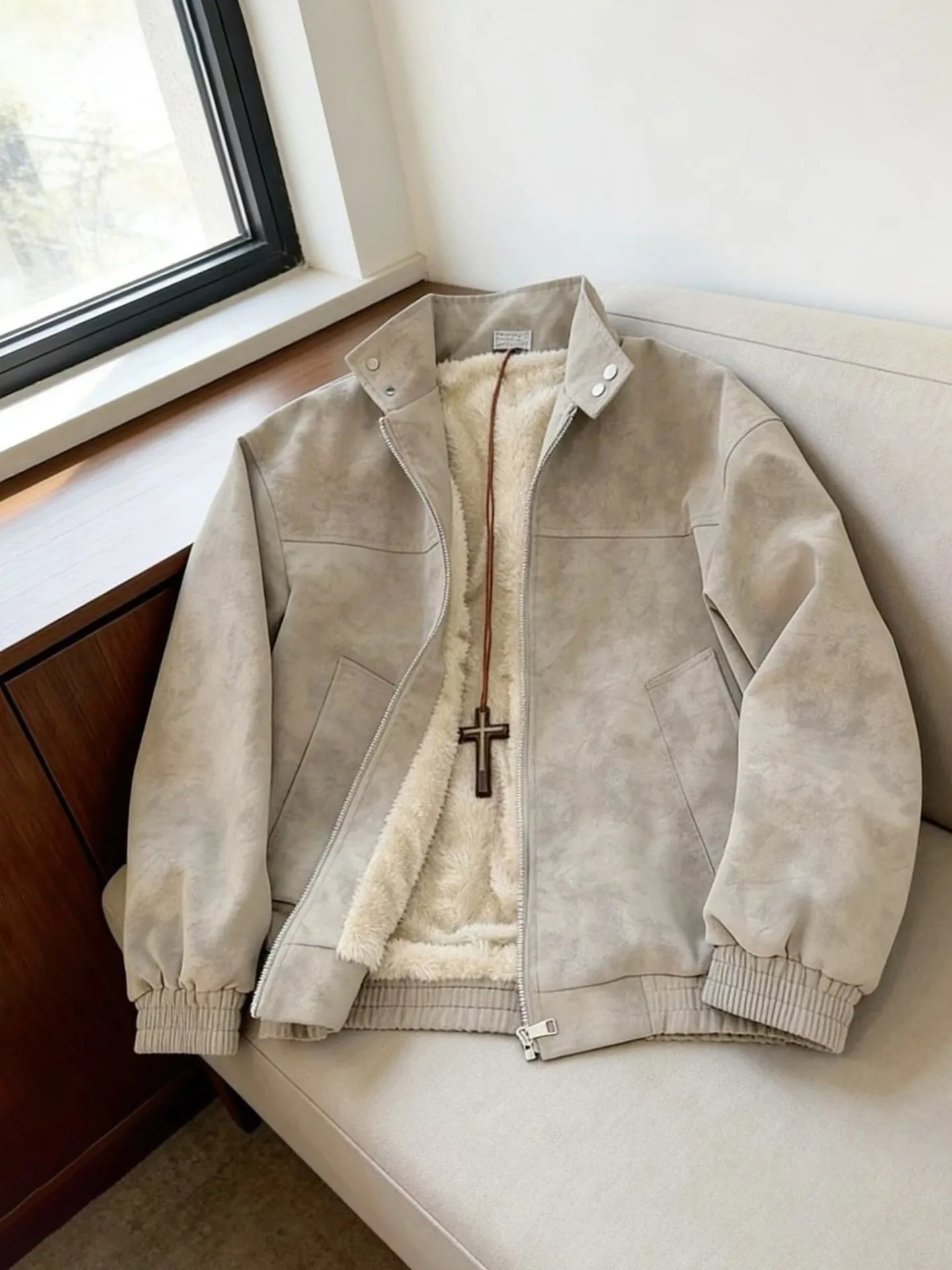 Retro American Dyed Leather Jaet Cotton Coat Men's Winter Thiened Lamb Fur ort Stand Collar Motorcycle Sle Clothing
Retro American Dyed Leather Jaet Cotton Coat Men's Winter Thiened Lamb Fur ort Stand Collar Motorcycle Sle Clothing