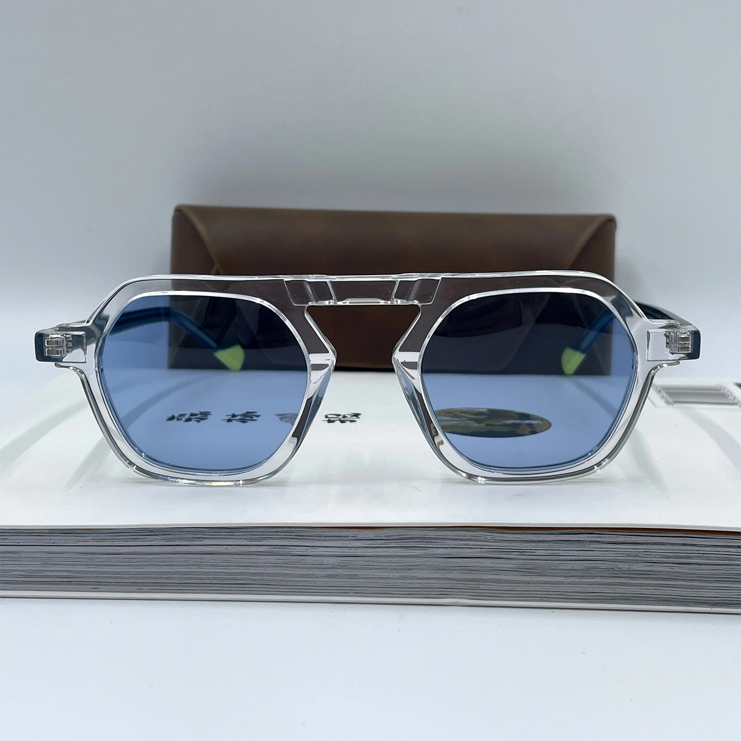 New European and American Fashion Women's Sunglasses Retro Vintage for Men Pilot Styles Handmade Acetate Frame UV400 Sunglasses
New European and American Fashion Women's Sunglasses Retro Vintage for Men Pilot Styles Handmade Acetate Frame UV400 Sunglasses