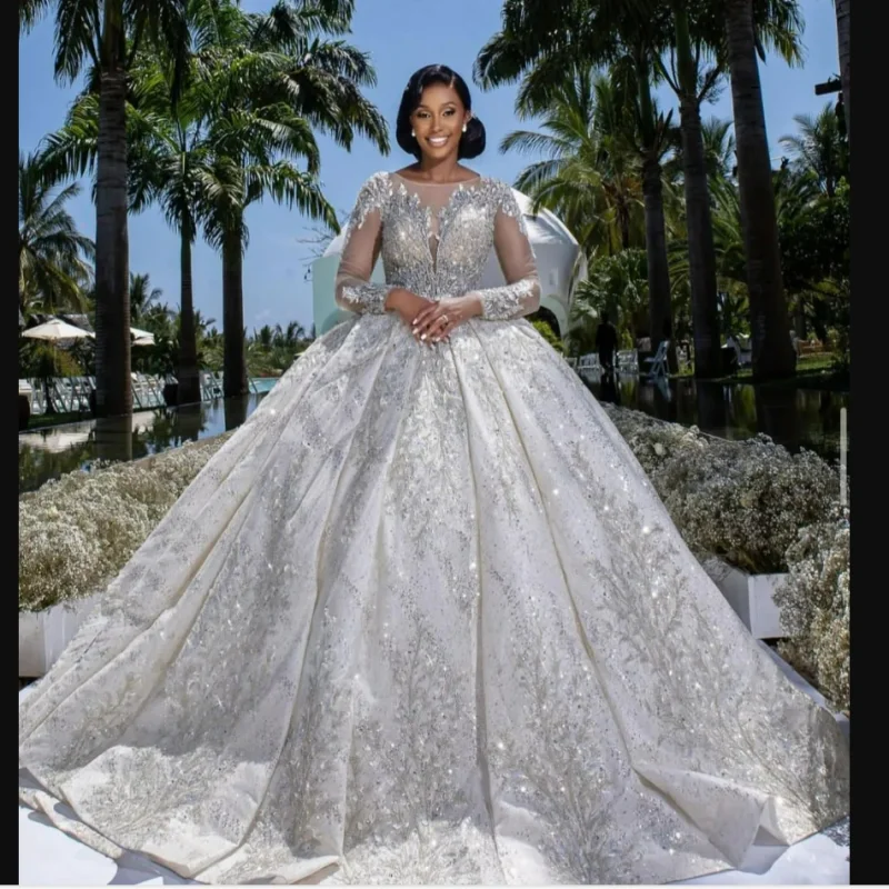 Customized Sheer Neck Shinny Heavy Beads Crystals Wedding Dress Vestido De Casament Long Sleeves Cathedral Train Bridal Gown
Customized Sheer Neck Shinny Heavy Beads Crystals Wedding Dress Vestido De Casament Long Sleeves Cathedral Train Bridal Gown