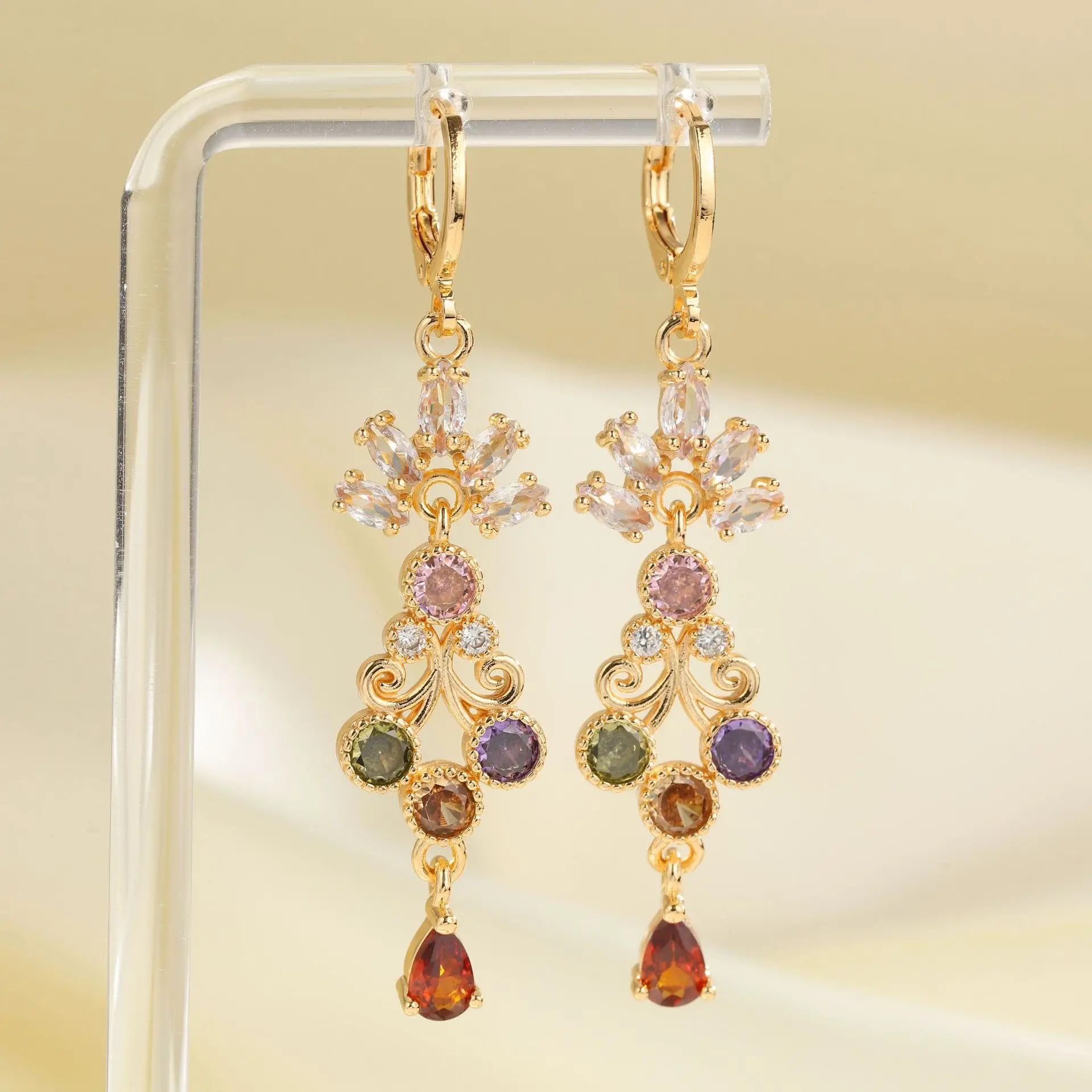 Bohemia Copper Hoop Earrings Geometric Colored Cubic Zirconia Ear Clips Women Fashion Accessories Wedding Party Birthday Gift
Bohemia Copper Hoop Earrings Geometric Colored Cubic Zirconia Ear Clips Women Fashion Accessories Wedding Party Birthday Gift