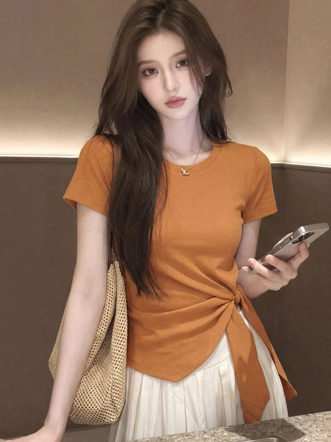 Elegant round Neck Short Sleeve Slim Fit T-Shirt Women's Fashionable Knot Design Summer New Style Korean Style Commute Wind
Elegant round Neck Short Sleeve Slim Fit T-Shirt Women's Fashionable Knot Design Summer New Style Korean Style Commute Wind