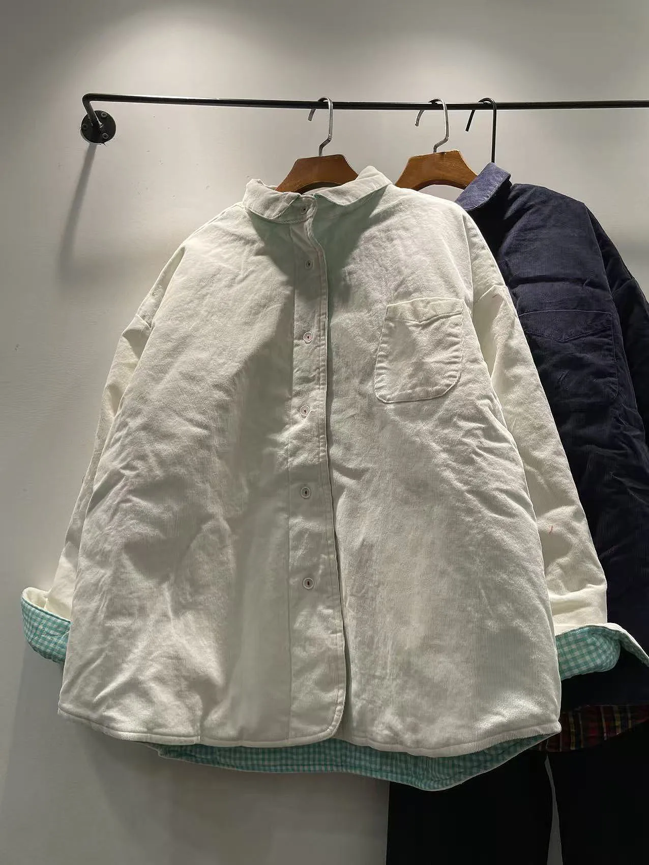 Winter Women's Cotton Padded Jaet Korean Sle Flip Collar Single Button Corduroy Warm Cotton Coat Women's Double-Sided Wear
Winter Women's Cotton Padded Jaet Korean Sle Flip Collar Single Button Corduroy Warm Cotton Coat Women's Double-Sided Wear