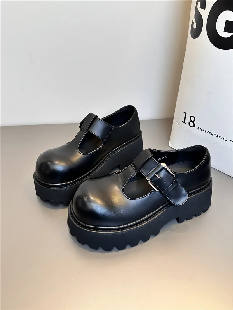 Harajuku Thick Bottom Buckle Shoes Strap Concise Retro Pumps Moccasins 2025 Casual Shoes British Style Loafers Mujer Zapatillas
Harajuku Thick Bottom Buckle Shoes Strap Concise Retro Pumps Moccasins 2025 Casual Shoes British Style Loafers Mujer Zapatillas