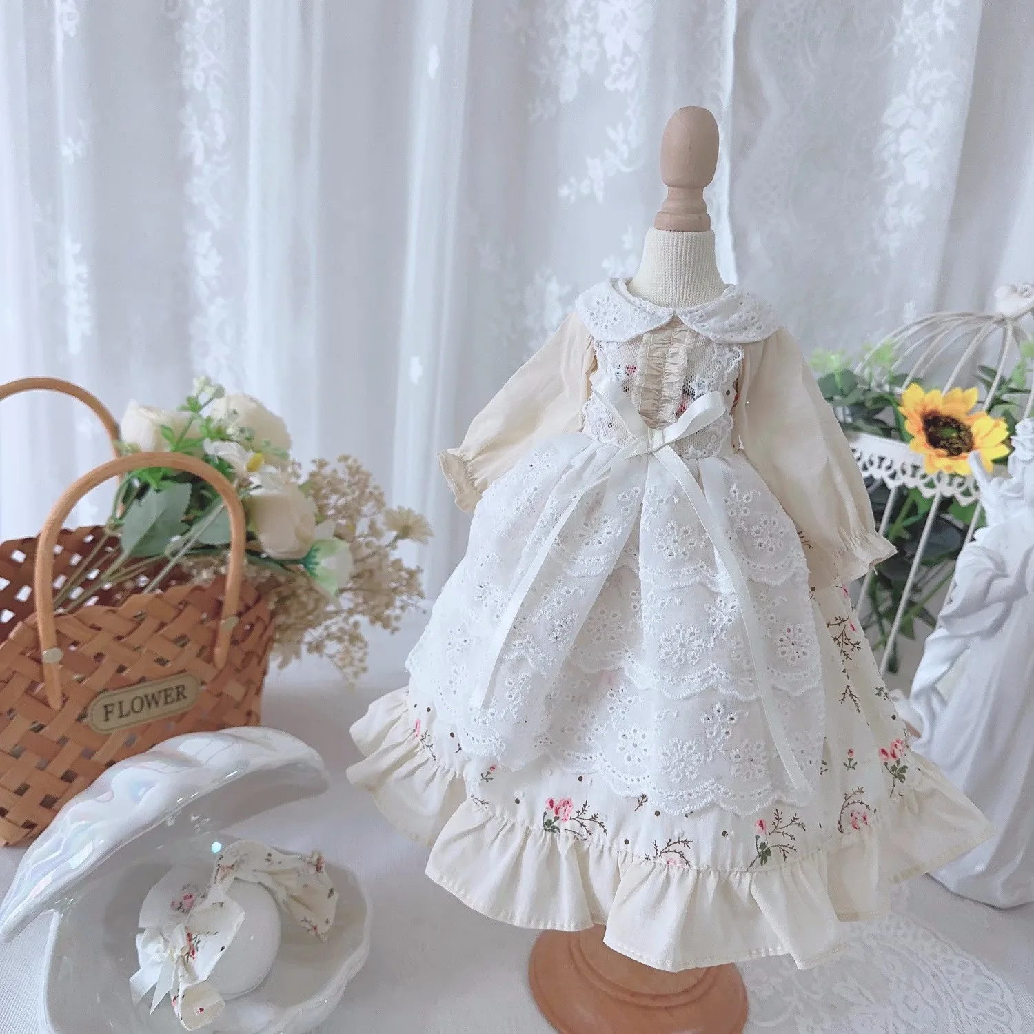 BJD Doll dress Suitable for 1/3 1/4 1/6 Blythe size off-white color long-sleeved doll collar small floral dress doll accessories
BJD Doll dress Suitable for 1/3 1/4 1/6 Blythe size off-white color long-sleeved doll collar small floral dress doll accessories