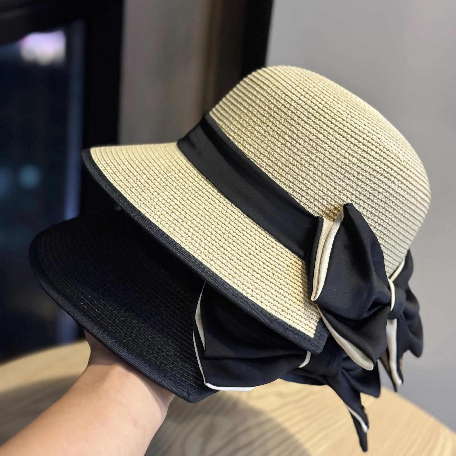 Elegant Foldable Wide Brim Straw Hat for Women, Summer Beach Sun Cap with UV Protection, Outdoor Travel Sun Hat, Casual
Elegant Foldable Wide Brim Straw Hat for Women, Summer Beach Sun Cap with UV Protection, Outdoor Travel Sun Hat, Casual