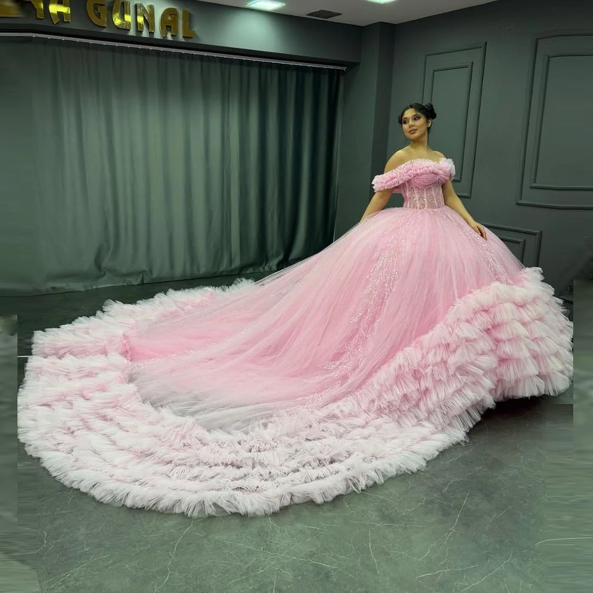 Charmingtulle Big Prom Dress Off The Shoulder Ruffles Pearls Beaded Ball Gown Tiered Puffy Wedding Party Dress Vestidos
Charmingtulle Big Prom Dress Off The Shoulder Ruffles Pearls Beaded Ball Gown Tiered Puffy Wedding Party Dress Vestidos