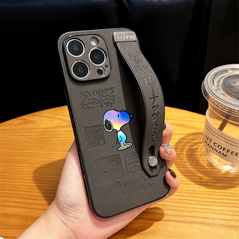 Luxury Suede Soft LeatheCute Cartoon Snoopy Wrist strap Bracket Phone Case For iPhone 11 12 13 14 15 16 Pro Max Snoopy Cover 
Luxury Suede Soft LeatheCute Cartoon Snoopy Wrist strap Bracket Phone Case For iPhone 11 12 13 14 15 16 Pro Max Snoopy Cover