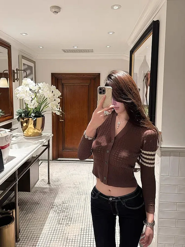 Women's Knitted ort Cardigan Spring Summer Casual V-ne Hollow out Slimming Sli Korean Sle Long Sve Top 
Women's Knitted ort Cardigan Spring Summer Casual V-ne Hollow out Slimming Sli Korean Sle Long Sve Top