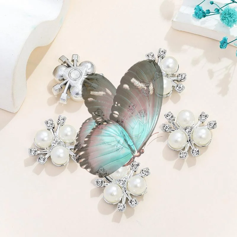 10PCS Sparkling Flower-shaped Crystal Pearl Button Pearl Hairpins Headwear Clip Rhinestone Buttons
10PCS Sparkling Flower-shaped Crystal Pearl Button Pearl Hairpins Headwear Clip Rhinestone Buttons
